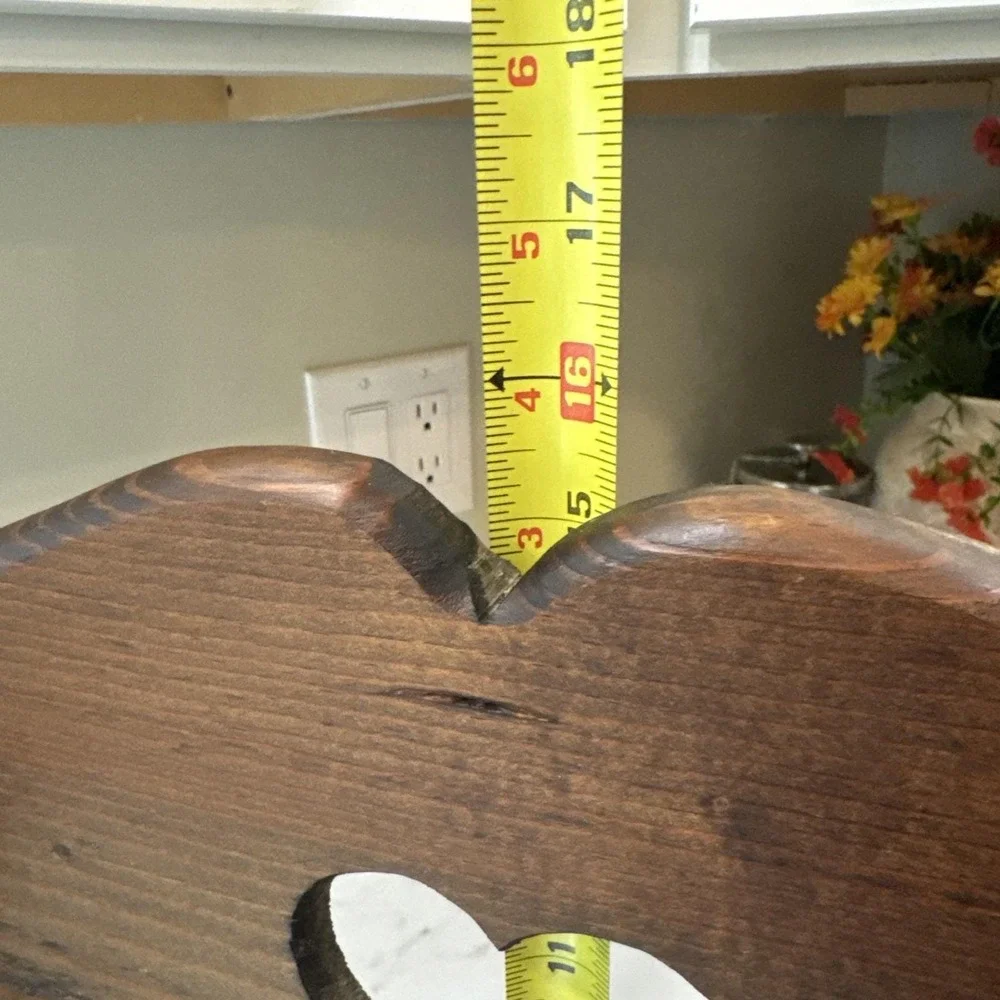 Country Pine Wooden Wall Shelf with Pegs Heart Cutout